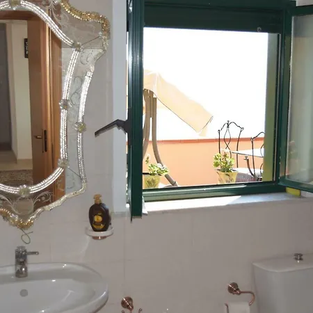 La Casetta Di Clody Apartment *